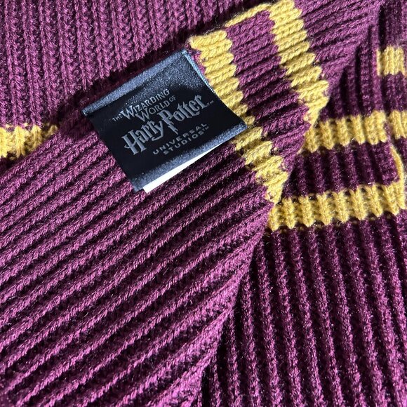 Harry Potter Gryffindor Scarf – Official Universal Studios Merchandise | Brand N - Picture 2 of 3